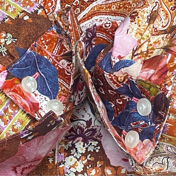 Chico’s No-Iron Tapestry Blouse Women Size 12 Pink Blue Floral Paisley Office - Picture 7 of 8